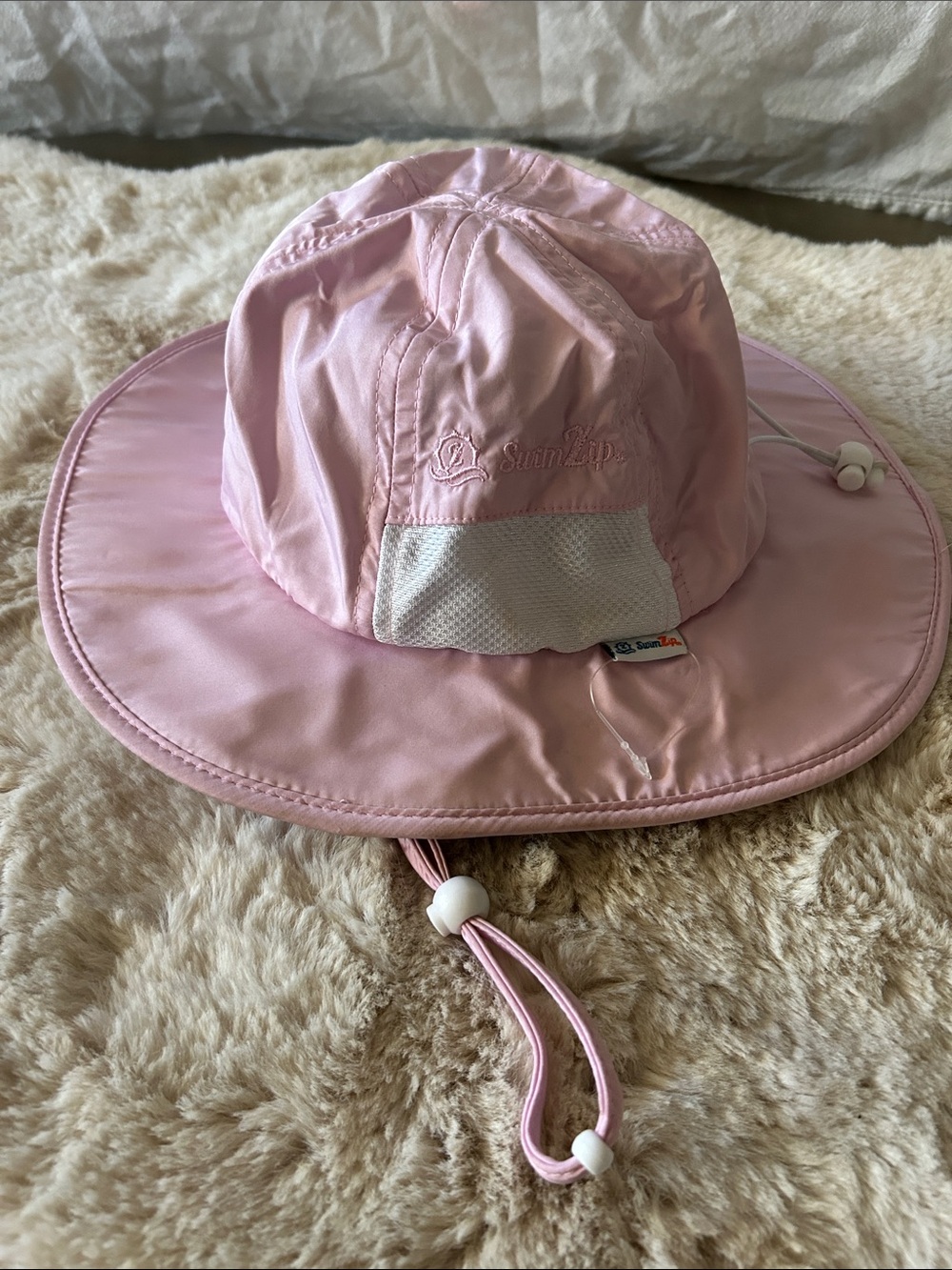 SunZip Pink Kids Wide-Brim Sun Hat with Chin Strap